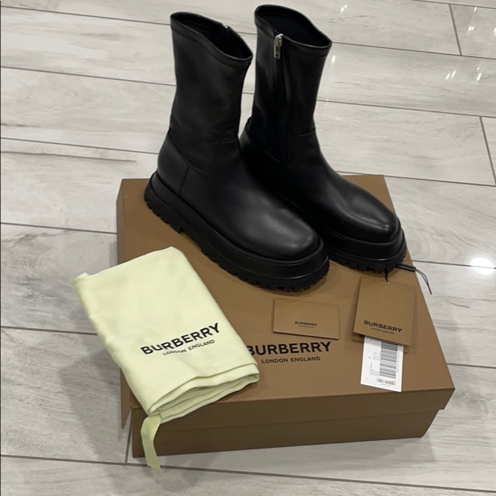 Burberry Hurr Stretch-Leather Black Ankle Boots